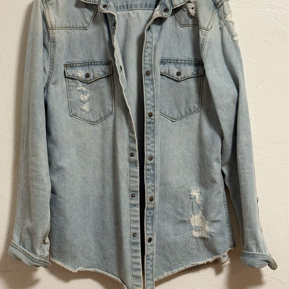 Zara Light Wash Distressed Denim Jacket Men’s Size Large 42